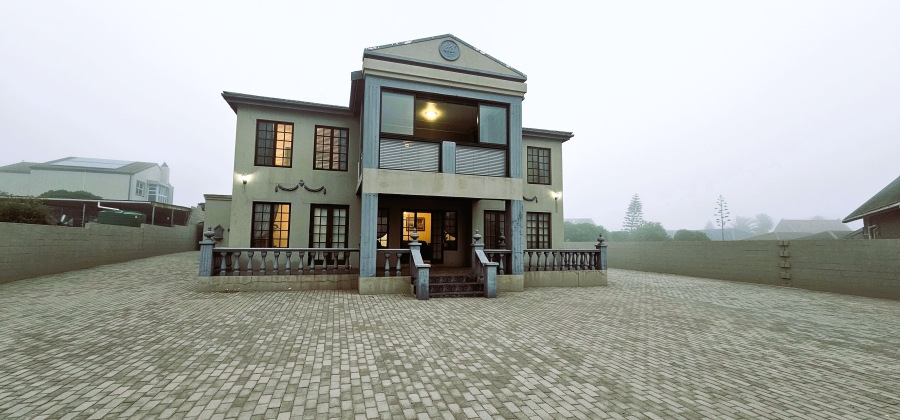 5 Bedroom Property for Sale in Myburgh Park Western Cape